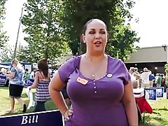 巨大なおっぱいとアメリカ熟女