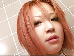 タイトで巨乳赤毛かわいい猫浴室で愛撫